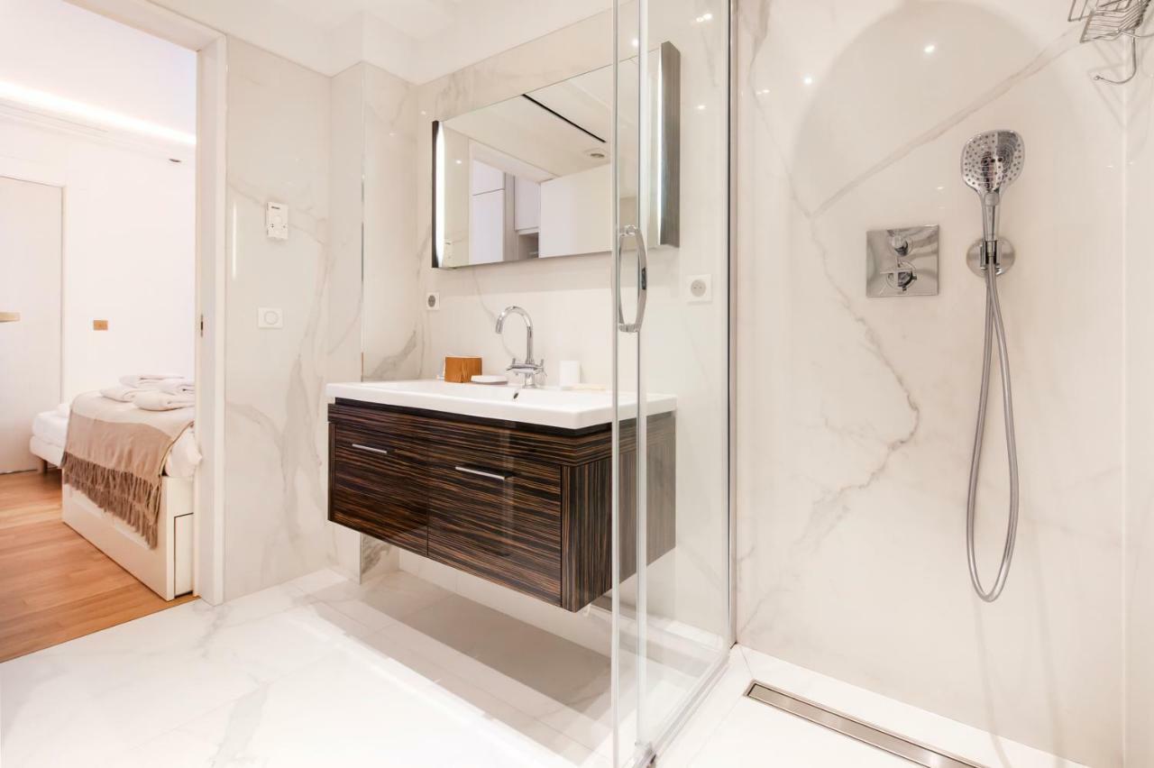 Luxury Montaigne Apartment Paris Luaran gambar