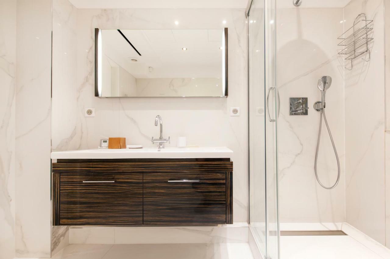 Luxury Montaigne Apartment Paris Luaran gambar