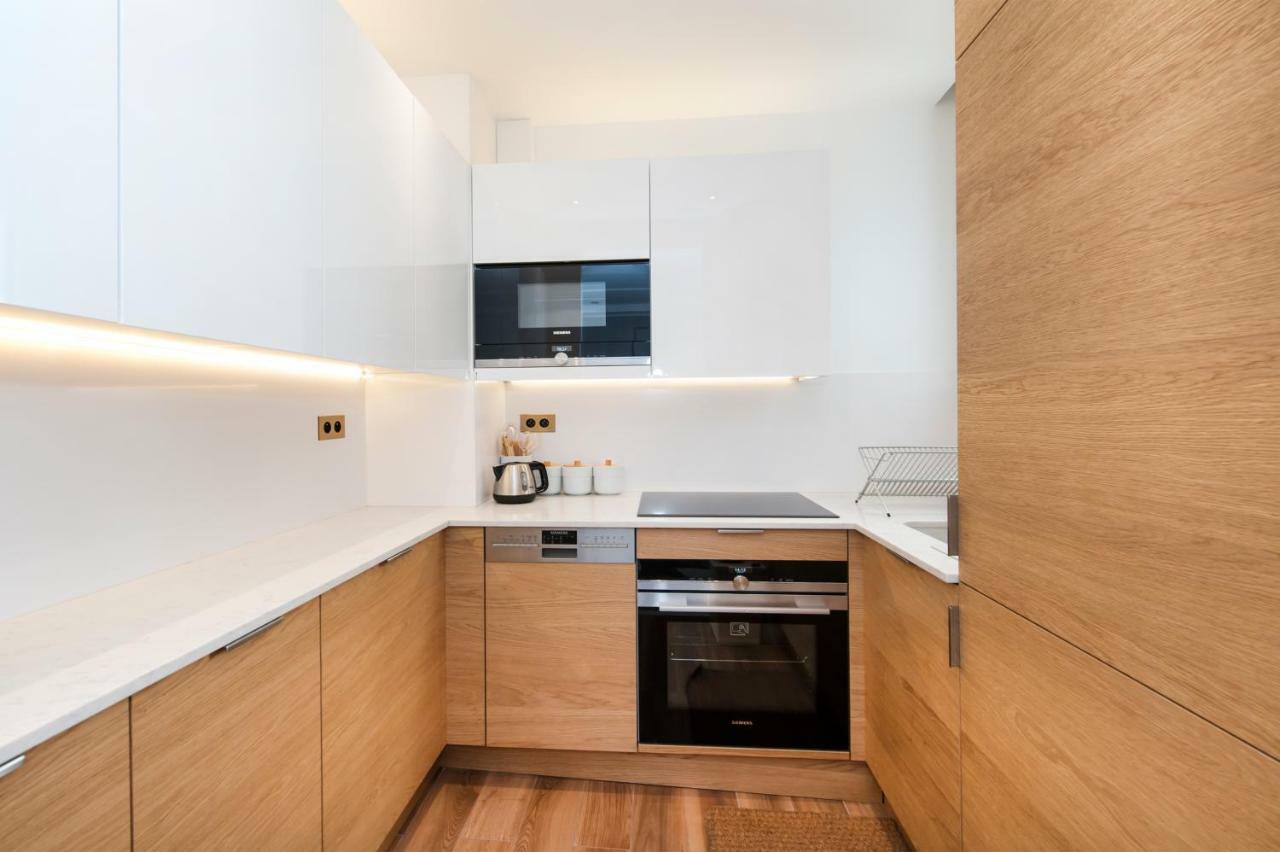 Luxury Montaigne Apartment Paris Luaran gambar