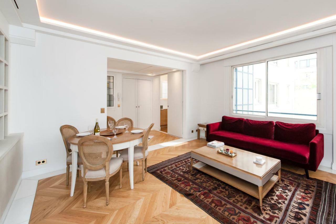 Luxury Montaigne Apartment Paris Luaran gambar
